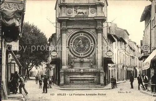 AK / Ansichtskarte Arles Bouches du Rhone La Fontaine Amedee Pichot Kat. Arles