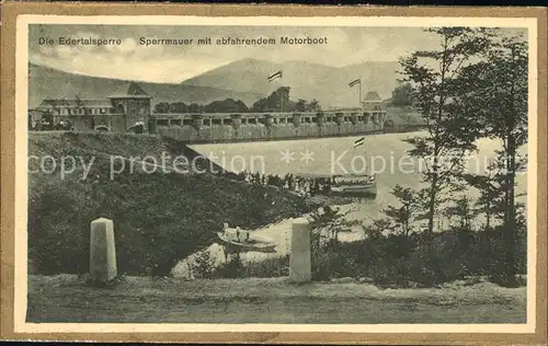 AK / Ansichtskarte Waldeck Edersee Sperrmauer mit abfahrendem Motorboot Edertalsperre Kat. Edertal