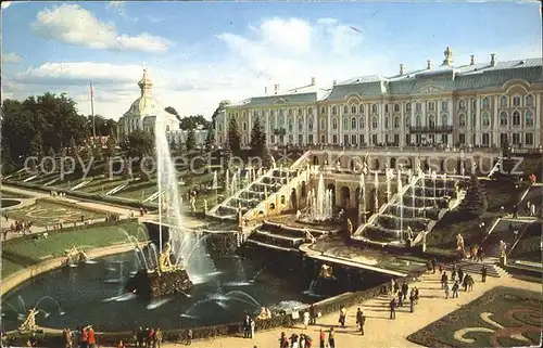 AK / Ansichtskarte Petrodvorets St Petersburg Great Palace Cascade  Kat. 