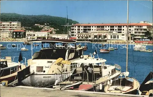 AK / Ansichtskarte Sainte Maxime sur Mer Var Le Port et le Casino Bateaux Kat. Sainte Maxime