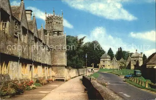 AK / Ansichtskarte Chipping Campden The Almshouses and the Lodge Tower