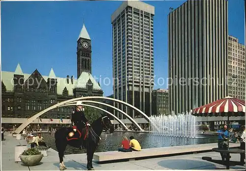 AK / Ansichtskarte Toronto Canada Nathan Phillips Square Mounted Police Old City Hall Simpsons Tower Building Kat. Ontario
