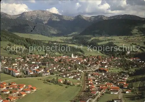AK / Ansichtskarte Oberstaufen mit Hochgrat und Rindalphorn Fliegeraufnahme Kat. Oberstaufen