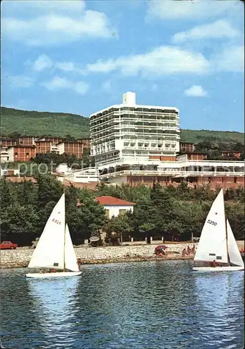 AK / Ansichtskarte Crikvenica Kroatien Hotel Omorika Segelboot Kat. Kroatien