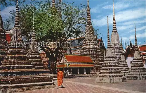 AK / Ansichtskarte Bangkok The Stupas in the Ground of Wat Pho Kat. Bangkok