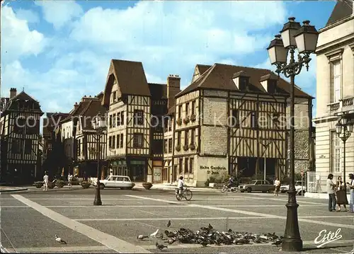 AK / Ansichtskarte Troyes Aube Place Foch et l entree de la rue Champeaux  Kat. Troyes