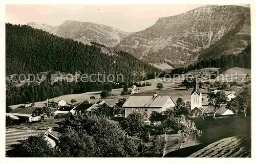 AK / Ansichtskarte Steibis Ortsansicht mit Kirche Blick zum Hochgrat Rindalphorn Allgaeuer Alpen Kat. Oberstaufen