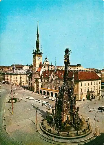 AK / Ansichtskarte Olomouc Friedensplatz mit Rathaus Dreifaltigkeitssaeule Kat. Olomouc