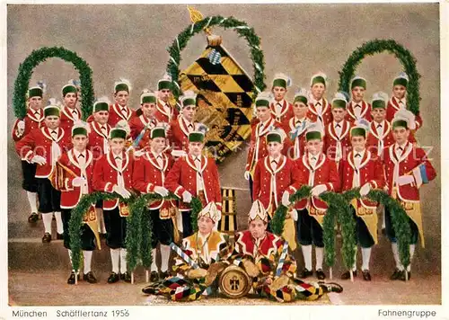 AK / Ansichtskarte Muenchen Schaefflertanz 1956 Fahnengruppe Kat. Muenchen