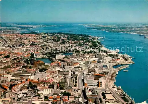 AK / Ansichtskarte Kiel Innenstadt mit Blick auf die Foerde Fliegeraufnahme Kat. Kiel
