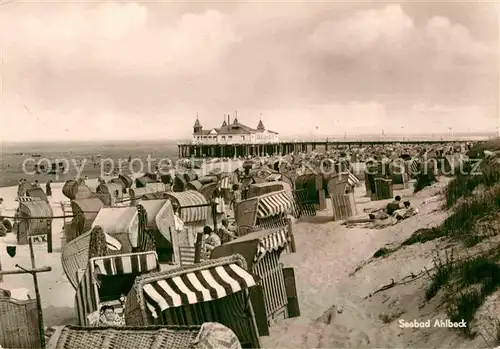 AK / Ansichtskarte Ahlbeck Ostseebad Strand Seebruecke Kat. Heringsdorf Insel Usedom