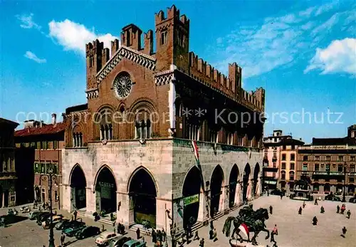 AK / Ansichtskarte Piacenza Pferdeplatz Gothischer Palast Kat. Piacenza