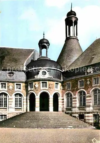 AK / Ansichtskarte Saint Fargeau Yonne Chateau Chapelle Schloss Kapelle Kat. Saint Fargeau
