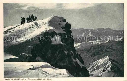 AK / Ansichtskarte Davos GR Weissfluh im Parsenngebiet Bergsteiger Fernsicht Alpenpanorama Kat. Davos