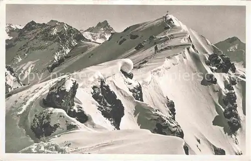 AK / Ansichtskarte Monstein Davos Bergsteiger Buehlenhorn Gipfelkreuz Gebirgspanorama Albula Alpen Kat. Davos Monstein
