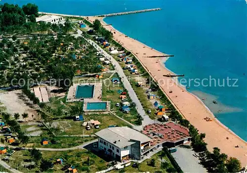 AK / Ansichtskarte Grado Pineta Camping Internazionale Spiaggia veduta aerea Kat. Gorizia