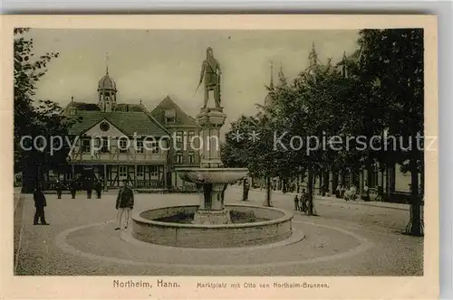 AK / Ansichtskarte Northeim Marktplatz mit Otto Brunnen Kat. Northeim