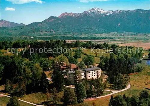 AK / Ansichtskarte Murnau Jugendkurheim Hochried Alpenpanorama Fliegeraufnahme Kat. Murnau a.Staffelsee