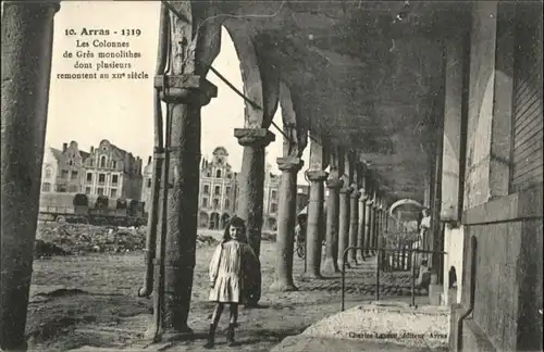 Arras Colonnes Gres Monolithes  *