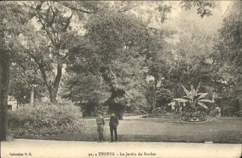 Troyes Jardin Rocher x
