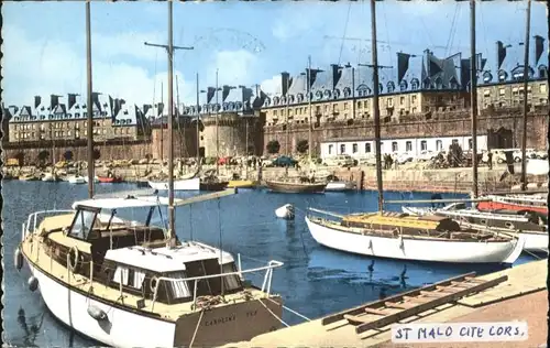 Saint-Malo Bassin Yacht x