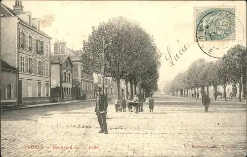 Troyes Boulevard Juillet x