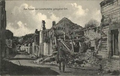Arras [handschriftlich] Lorettohoehe Zerstoerung Soldat x