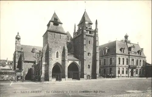 Saint-Brieuc La Cathedrale Hotel de Ville *