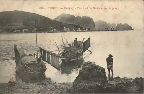 Hongay Tonkin Vue Buisson sur la plage *