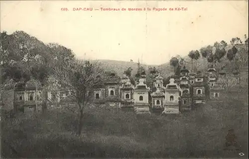 Dap-Cau Tombeaux Bonzes Pagode Ke Tai *