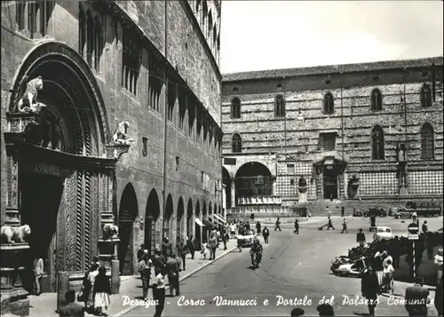 Perugia Perugia Corso Vannucci Portale Palazza Comunale * /  /