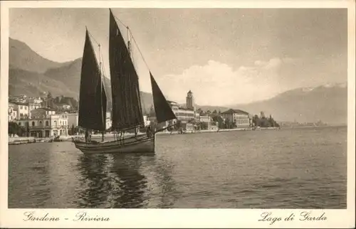 Gardone Riviera Lago Garda x