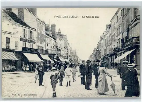 AK / Ansichtskarte Fontainebleau Fontainebleau Grande Rue x /  /