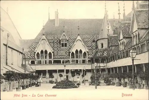 AK / Ansichtskarte Beaune Hotel Dieu la Cour d'honneur *