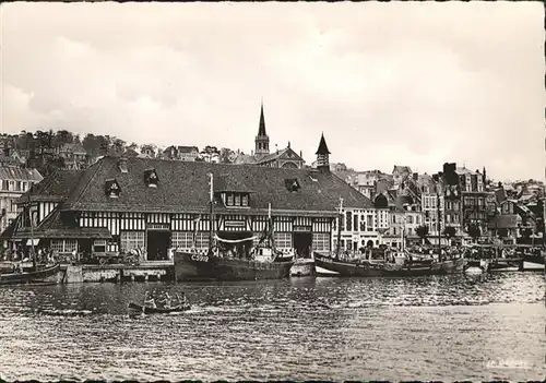 AK / Ansichtskarte Trouville Calvados Reine Plage Quai Poissonnerie *