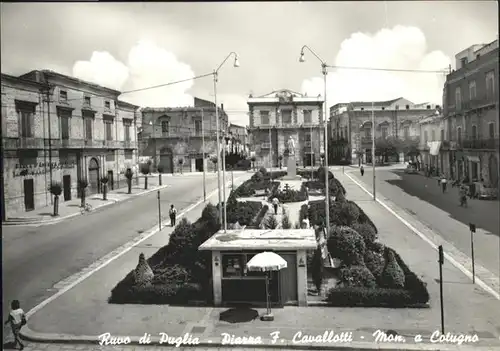 Ruvo di Puglia Piazza F Cavallotti Denkmal Cotugno *