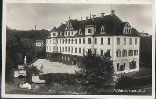 Waldsee Schloss
