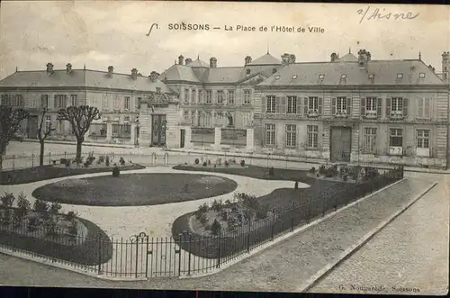 Soissons La Place de l'Hotel de Ville /  /