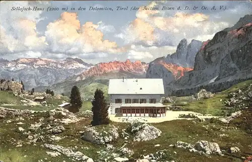 Sellajoch-Haus Dolomiten  /  /