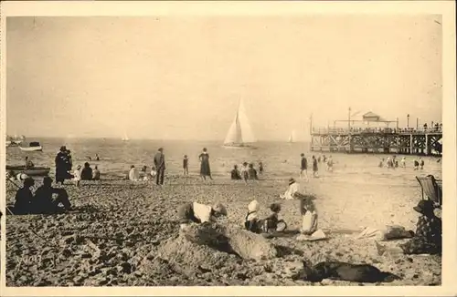 AK / Ansichtskarte Arcachon Schiff Strand  /  /