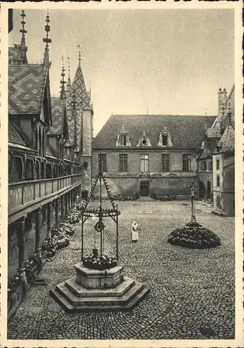 Beaune Hotel Dieu Cour honneur Puits Kat. Beaune