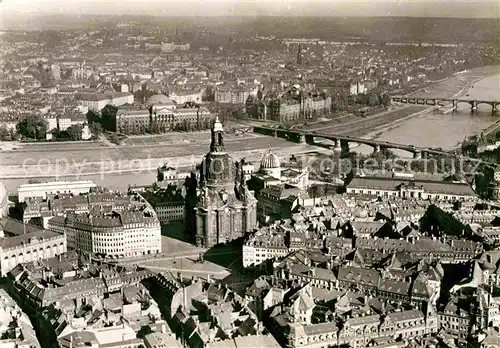 AK / Ansichtskarte Dresden Blick ueber Neumarkt und Frauenkirche nach Neustadt Fliegeraufnahme vor der Zerstoerung 1945 Kat. Dresden Elbe