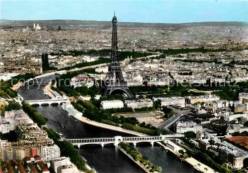 AK / Ansichtskarte Paris La Seine et la Tour Eiffel vue aerienne Kat. Paris