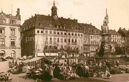 AK / Ansichtskarte Dresden Altmarkt mit altem Rathaus und Sieges Denkmal Kat. Dresden Elbe