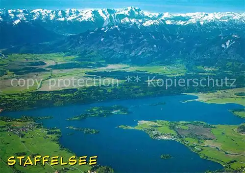 AK / Ansichtskarte Staffelsee mit Zugspitze Wettersteingebirge Fliegeraufnahme Kat. Murnau a.Staffelsee