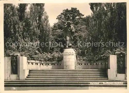 AK / Ansichtskarte Beethoven Denkmal Karlsbad  Kat. Persoenlichkeiten