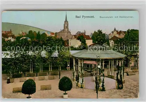 AK / Ansichtskarte Bad Pyrmont Brunnenplatz mit Stahlbrunnen Kat. Bad Pyrmont