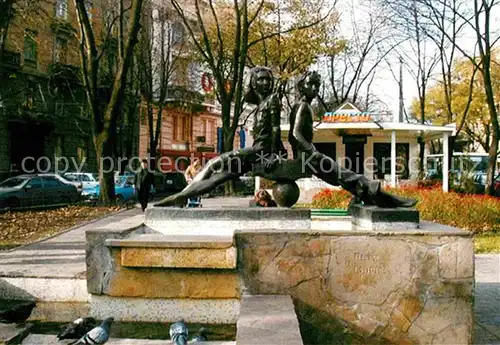 AK / Ansichtskarte Odessa Ukraine Skulptur Petja und Garwrik 