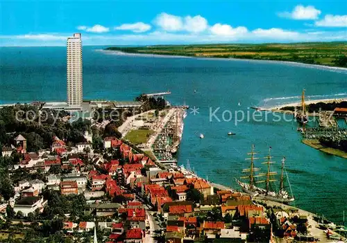 AK / Ansichtskarte Travemuende Ostseebad Hafen Hotel Maritim Fliegeraufnahme Kat. Luebeck