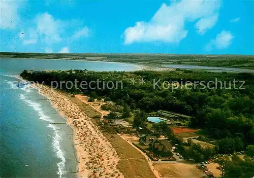 AK / Ansichtskarte Hohwacht Ostseebad Strand Meerwasserbrandungsbad Fliegeraufnahme Kat. Hohwacht (Ostsee)